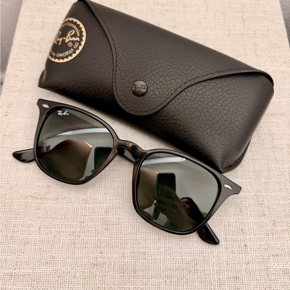 Ray-Ban Classic Black RB4258F NWT
